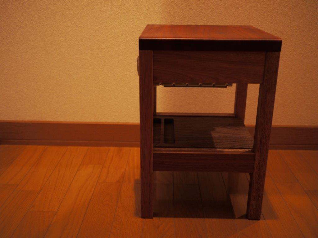 custom_stool2