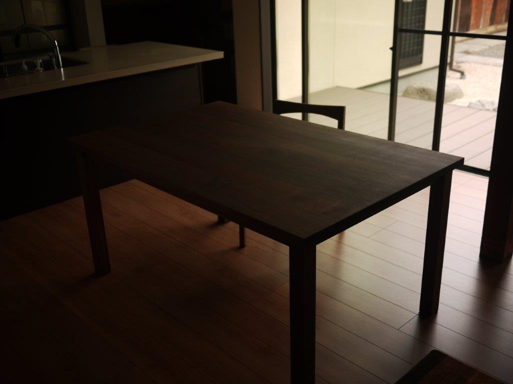 Dining_table